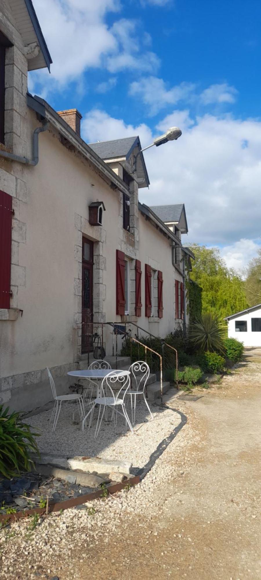 Bed and Breakfast La Ferme De L'Isle Et Sa Roulotte Avaray Exterior foto